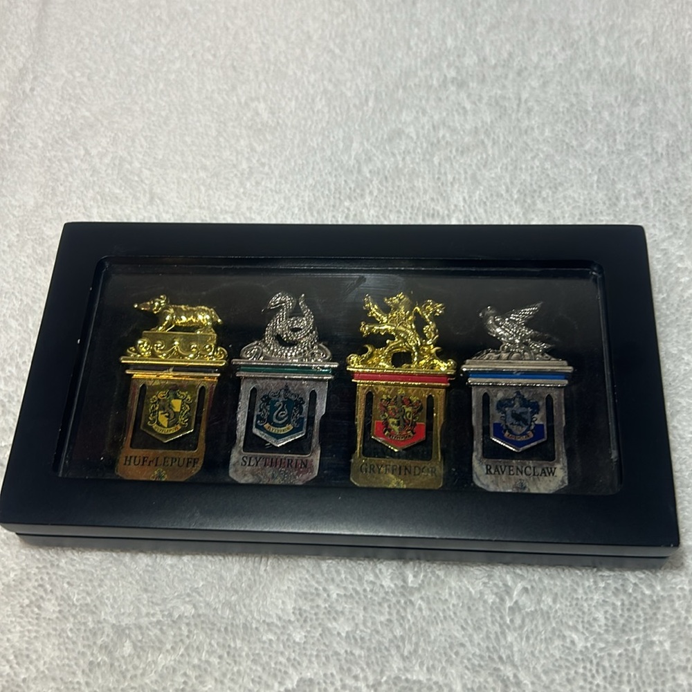 Hogwarts House Metal Bookmark Set W/ Case The Noble Collection Harry Potter - Picture 3 of 5